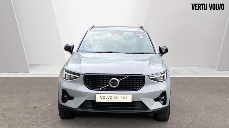 Volvo XC40 2.0 B3P Plus Dark 5dr Auto Petrol Estate